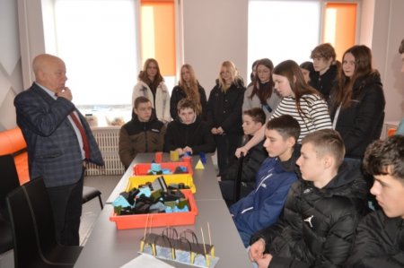 ПРОФОРІЄНТАЦІЙНА ЗУСТРІЧ З ДЕВ’ЯТИКЛАСНИКАМИ ВОЛОДИМИРЕЦЬКОЇ ГРОМАДИ