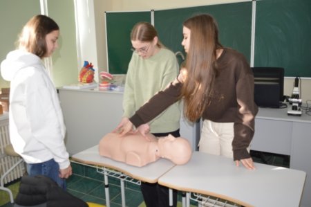ПРОФОРІЄНТАЦІЙНА ЗУСТРІЧ З ДЕВ’ЯТИКЛАСНИКАМИ ВОЛОДИМИРЕЦЬКОЇ ГРОМАДИ
